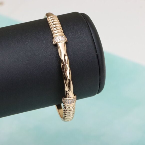 Elegant Rose Gold Bangle with Ribbed & Wave Design, XPBL0440 - Picture 10 of 12